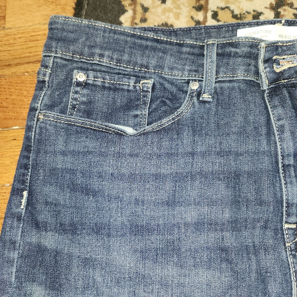 Women's Levi's Blue Denim Cuffed Shorts; 16 - Picture 2 of 11